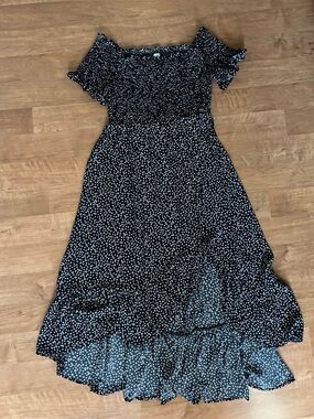 Francesca’s Norah Black Floral Off The Shoulder Maxi Dress